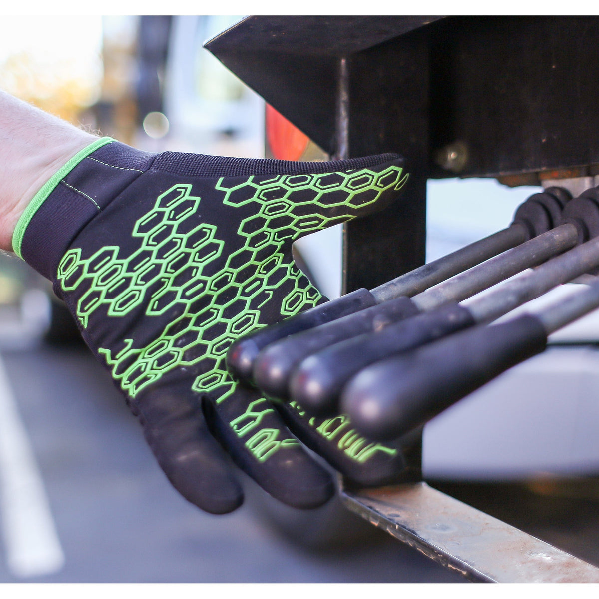 Grasper Gloves, Black/Green, Medium