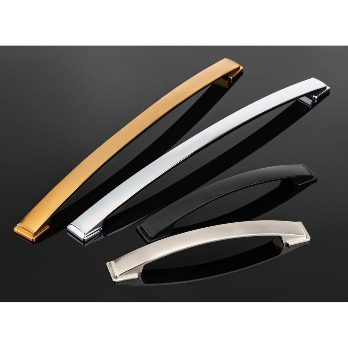 Contemporary Pull, 5-1/16" Center-to-Center, Brushed Nickel