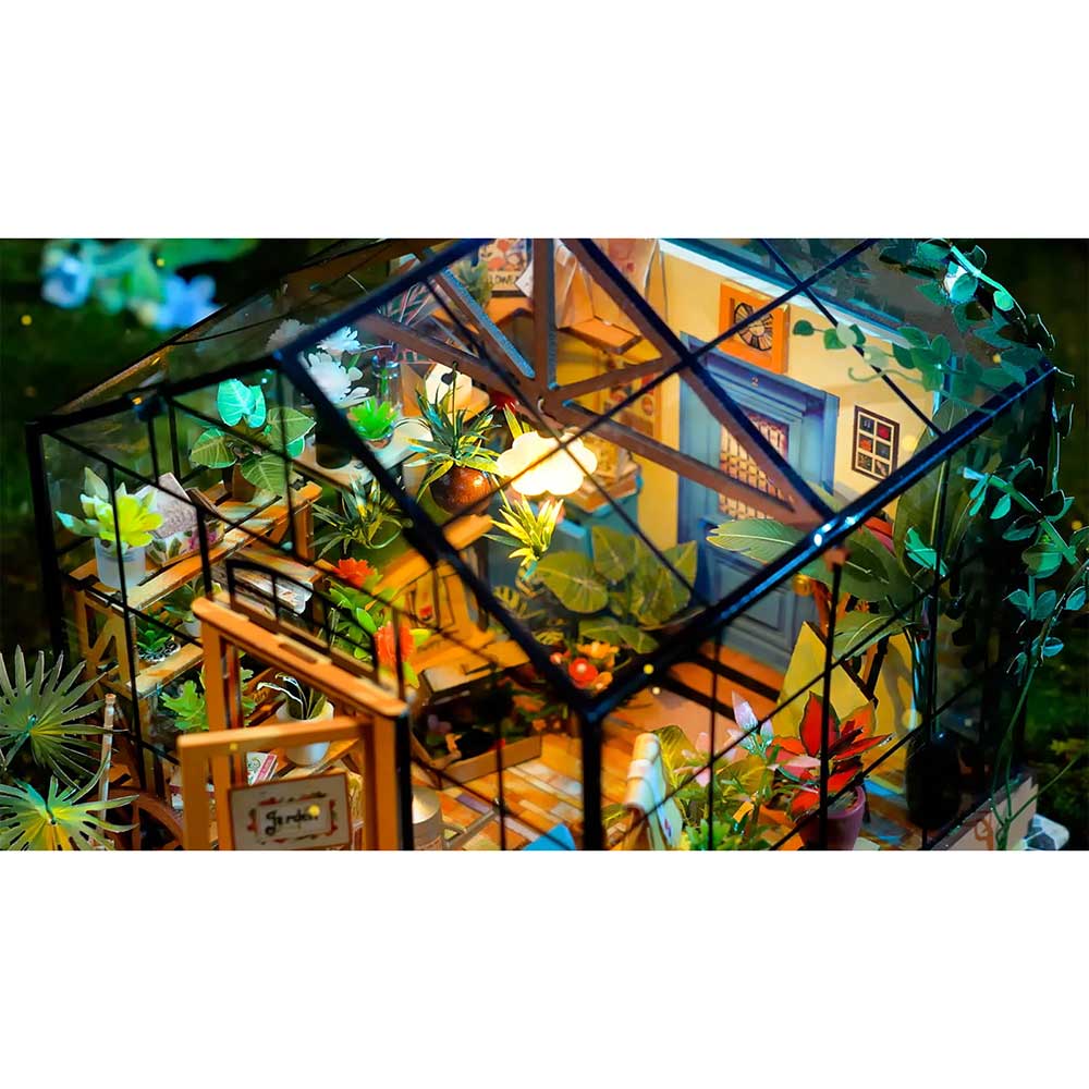Cathy's Flower House Model Kit