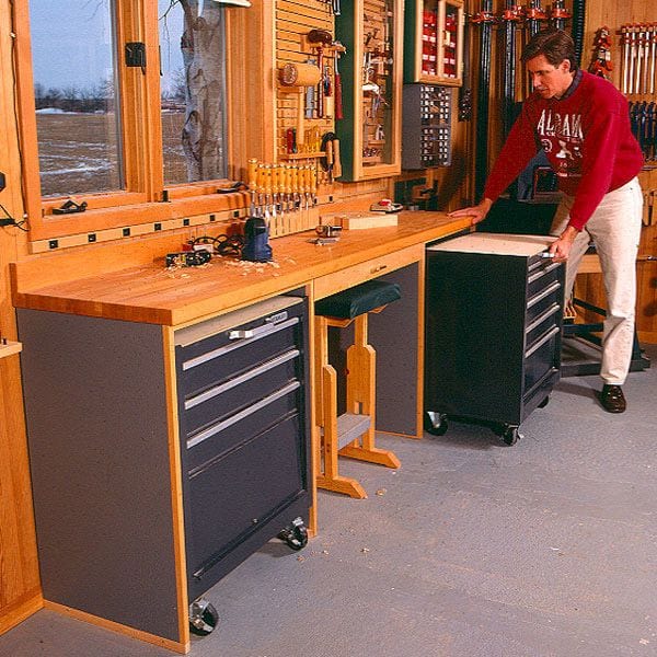 Woodworking Project Paper Plan to Build Space-Saving Workbench
