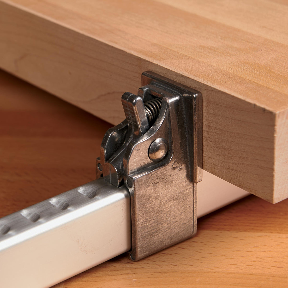 Universal Bar Clamp