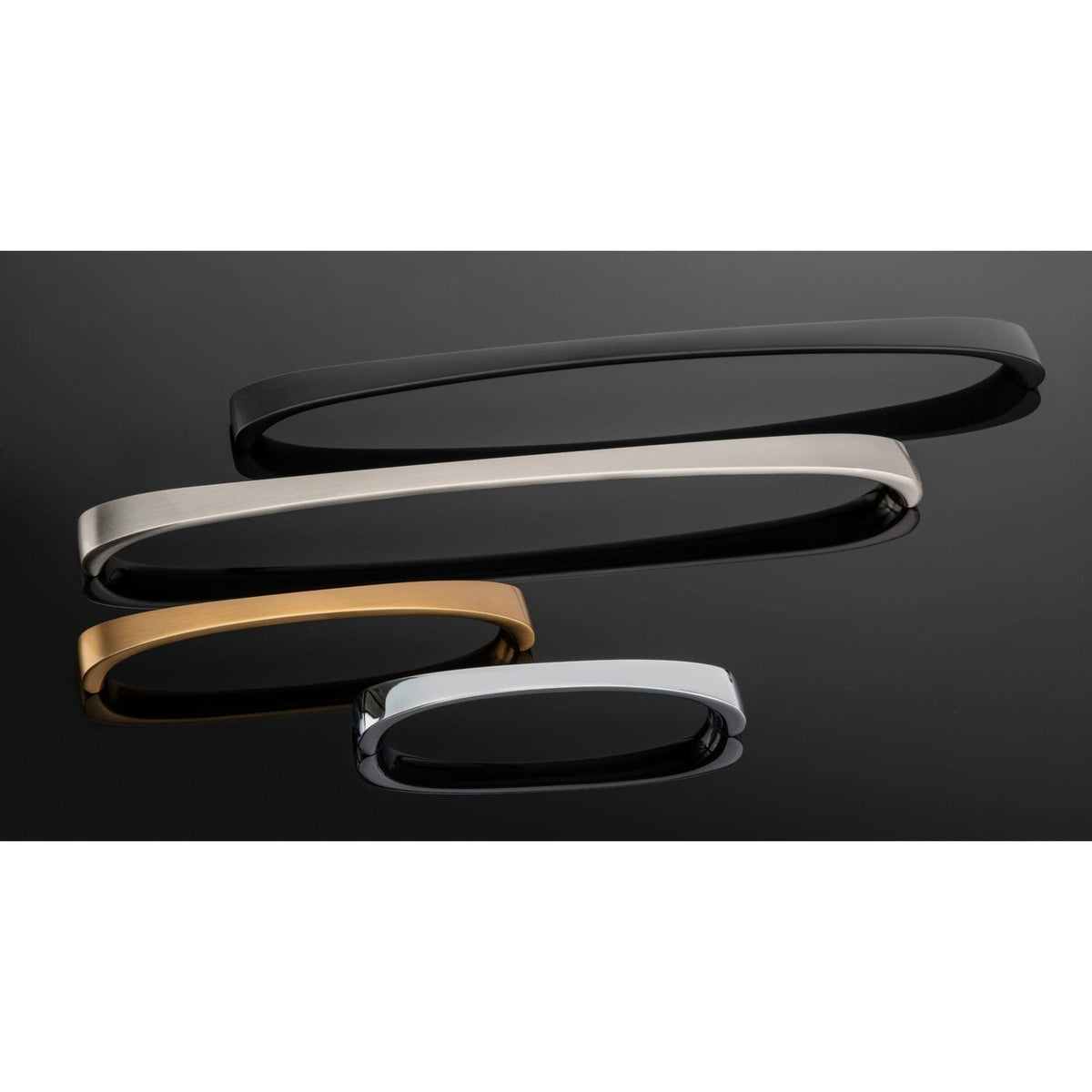 Contemporary Pull, 5-1/16" Center-to-Center, Brushed Nickel