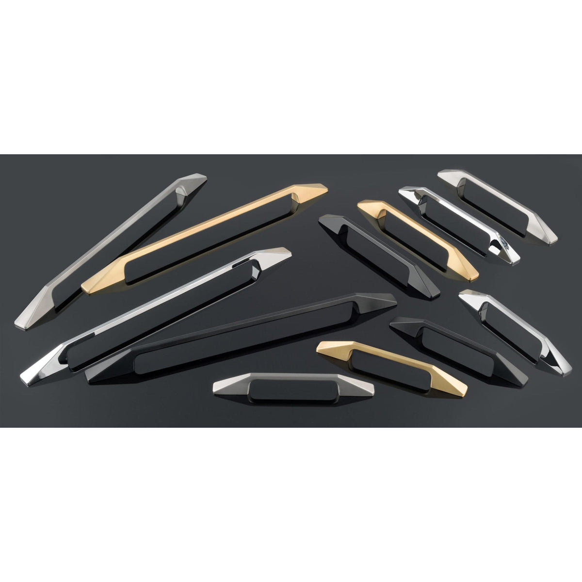Contemporary Pull, 5-1/16" Center-to-Center, Brushed Nickel