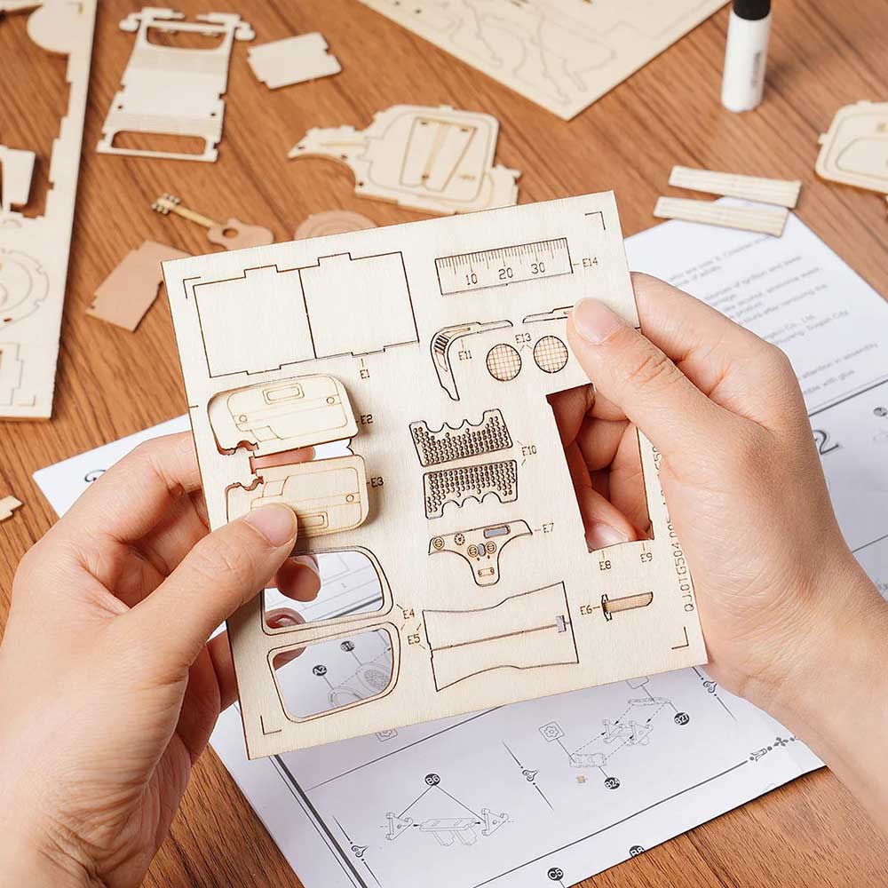 Vintage Car 3D Wood Puzzle Kit