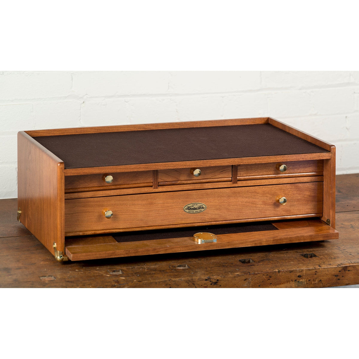 Classic Base in American Cherry
